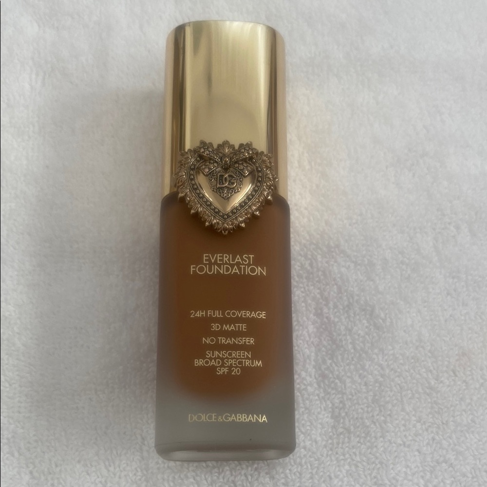 Dolce & Gabbana Everlast Foundation